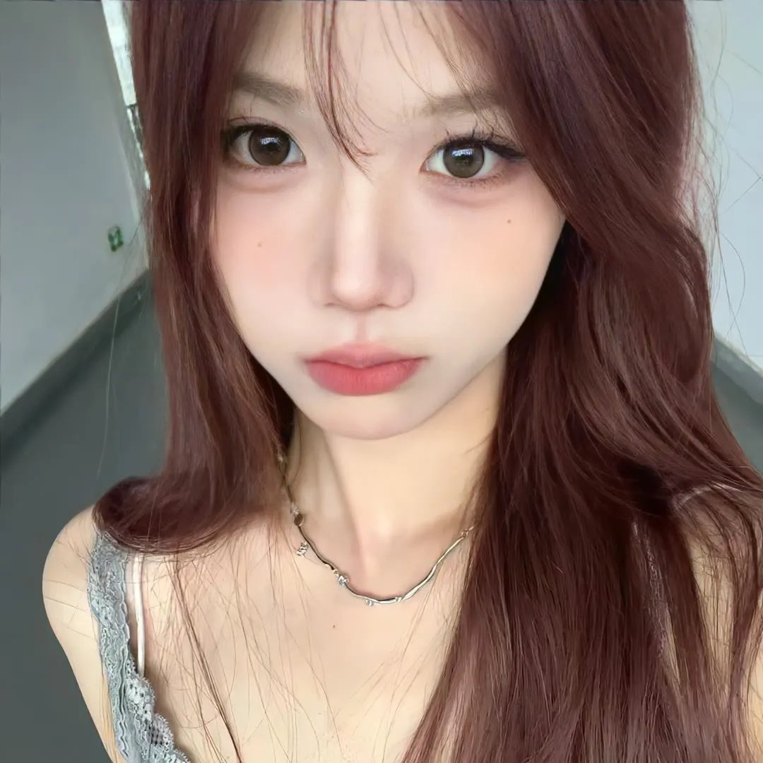 她如星光般闪耀